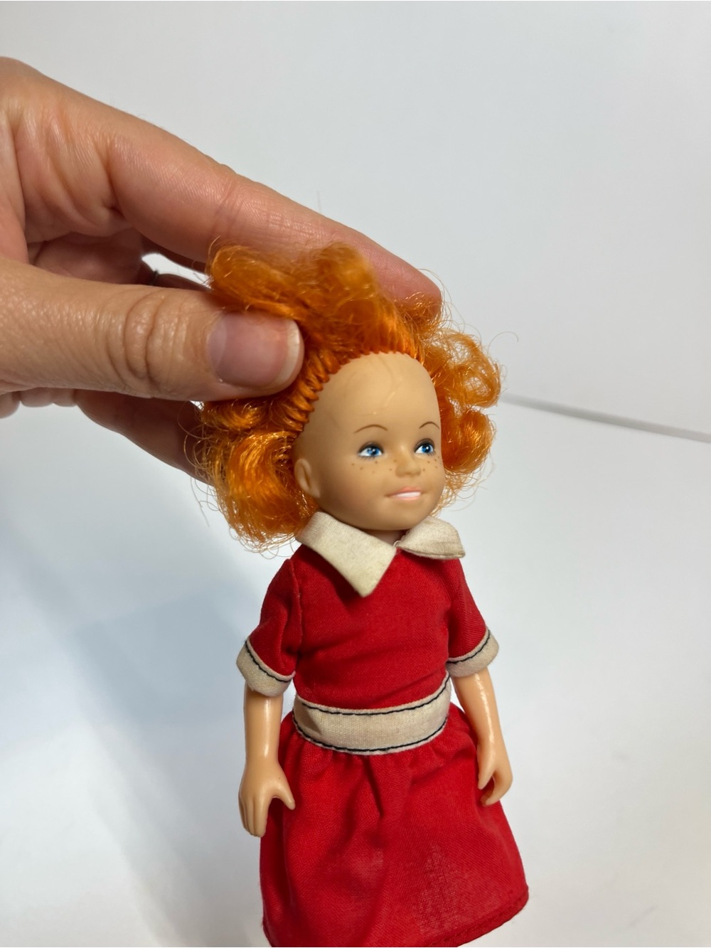 Vintage 1982 Annie Little Orphan Doll Red Hair 6" Toy Knickerbocker Movie Girl - Picture 10 of 13